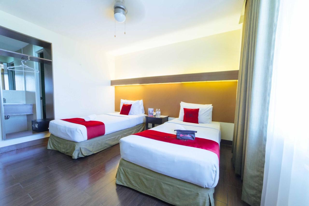 Hotel Reddoorz Premium @ The Ritz Garden Oases Davao Exterior foto