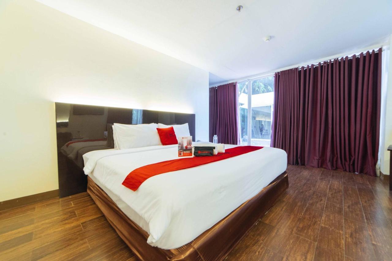 Hotel Reddoorz Premium @ The Ritz Garden Oases Davao Exterior foto