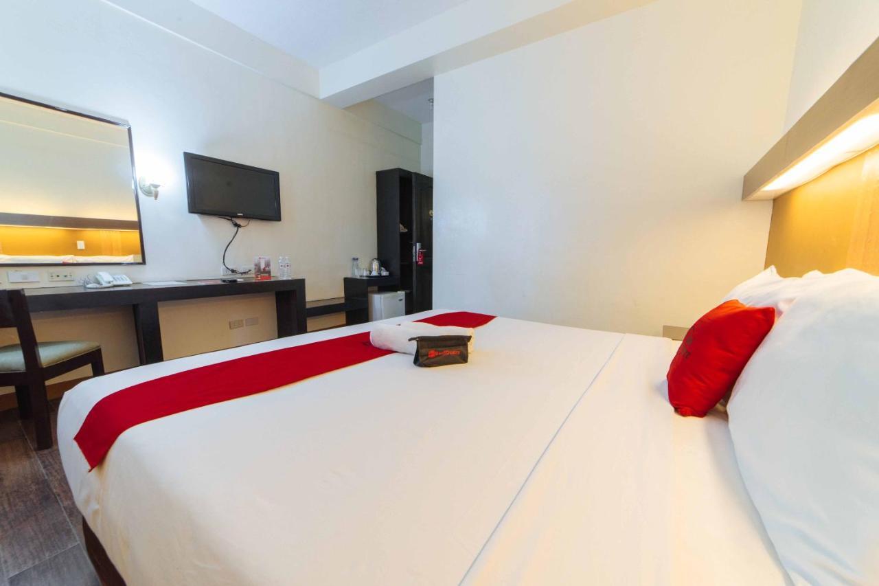 Hotel Reddoorz Premium @ The Ritz Garden Oases Davao Exterior foto