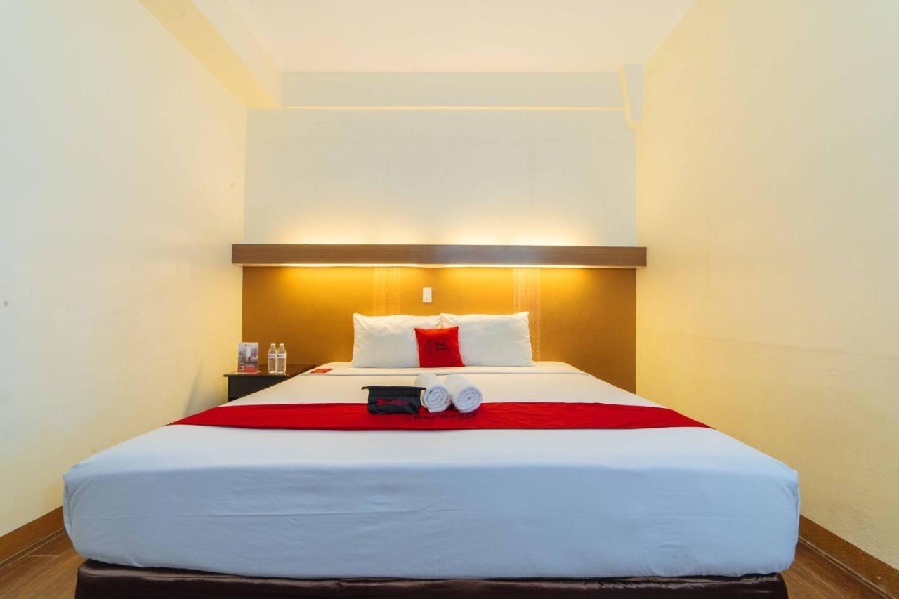 Hotel Reddoorz Premium @ The Ritz Garden Oases Davao Exterior foto