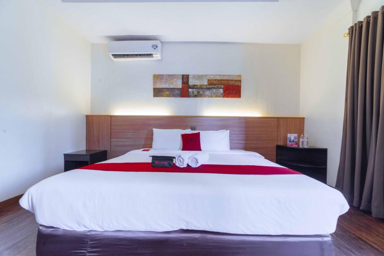 Hotel Reddoorz Premium @ The Ritz Garden Oases Davao Exterior foto