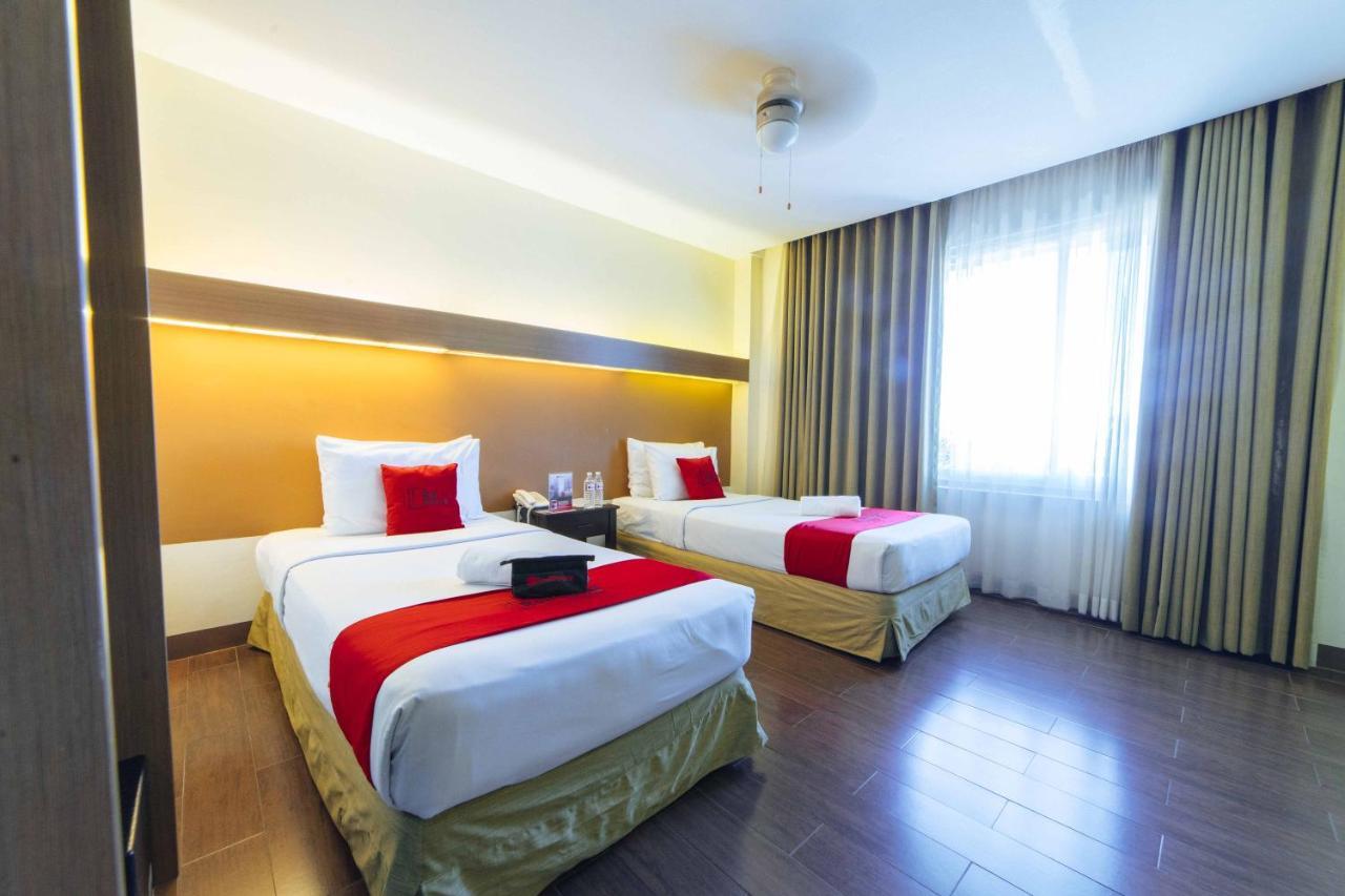 Hotel Reddoorz Premium @ The Ritz Garden Oases Davao Exterior foto