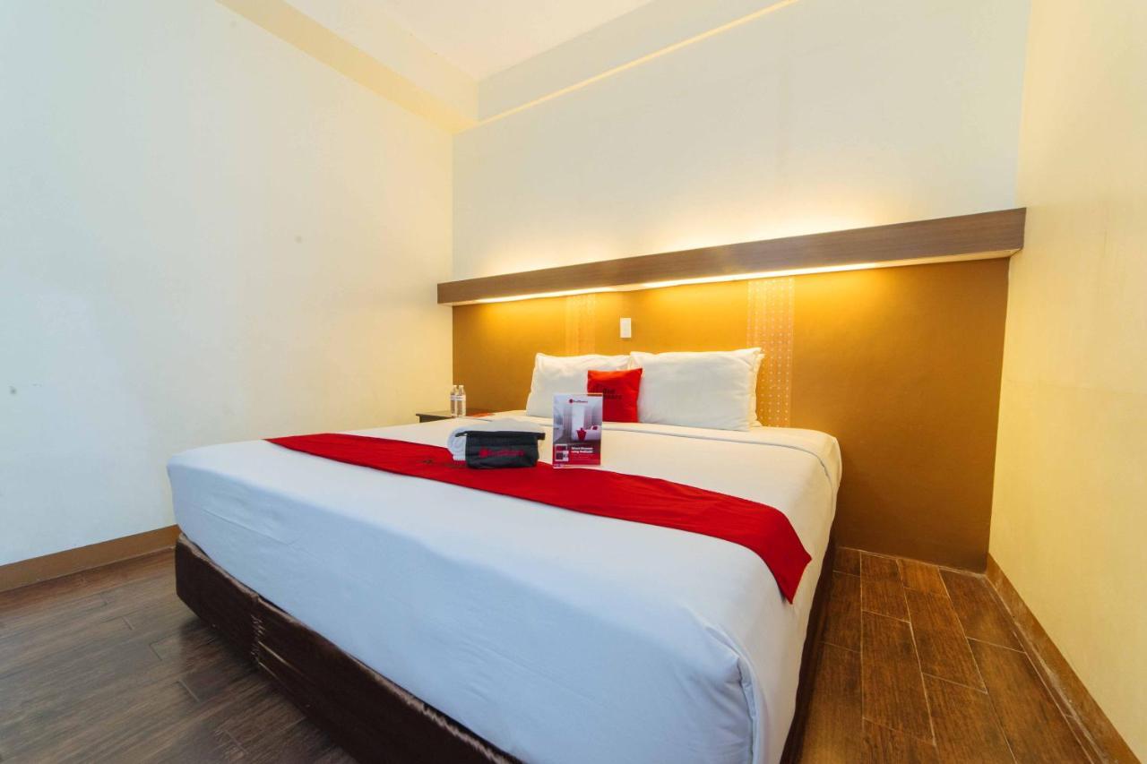 Hotel Reddoorz Premium @ The Ritz Garden Oases Davao Exterior foto